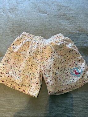 Kids Cream Speckled Shorts with Multicolor Print